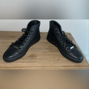 GUCCI Mens Calfskin Miro Soft
High Top Sneakers 10.5 Black 
423300